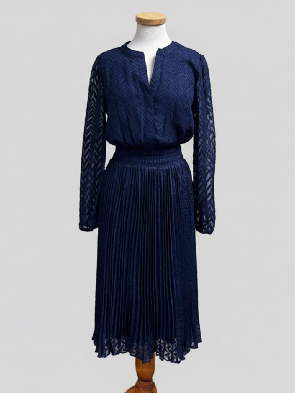 Elie Tahari navy pleated dress, size S, NEW WITH TAGS!